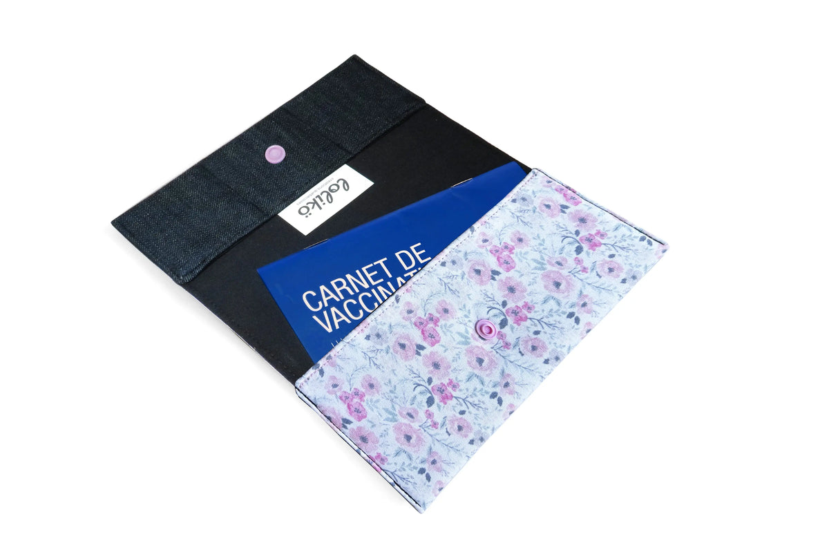 Protège carnet de santé personnalisé Fleur violette Lolikö