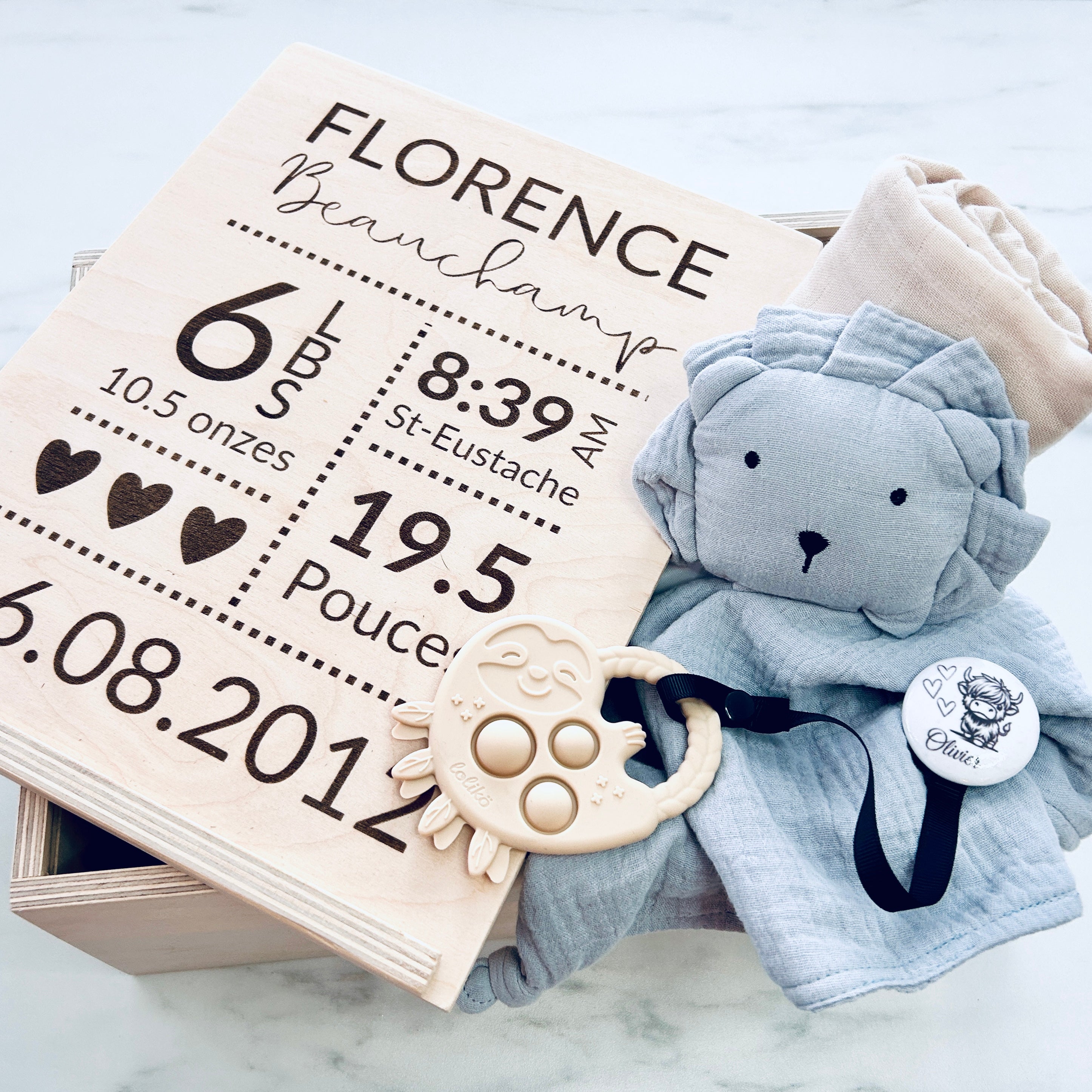 Boîte cadeaux naissance personnalisée fabriquée au Québec - 6 pièces