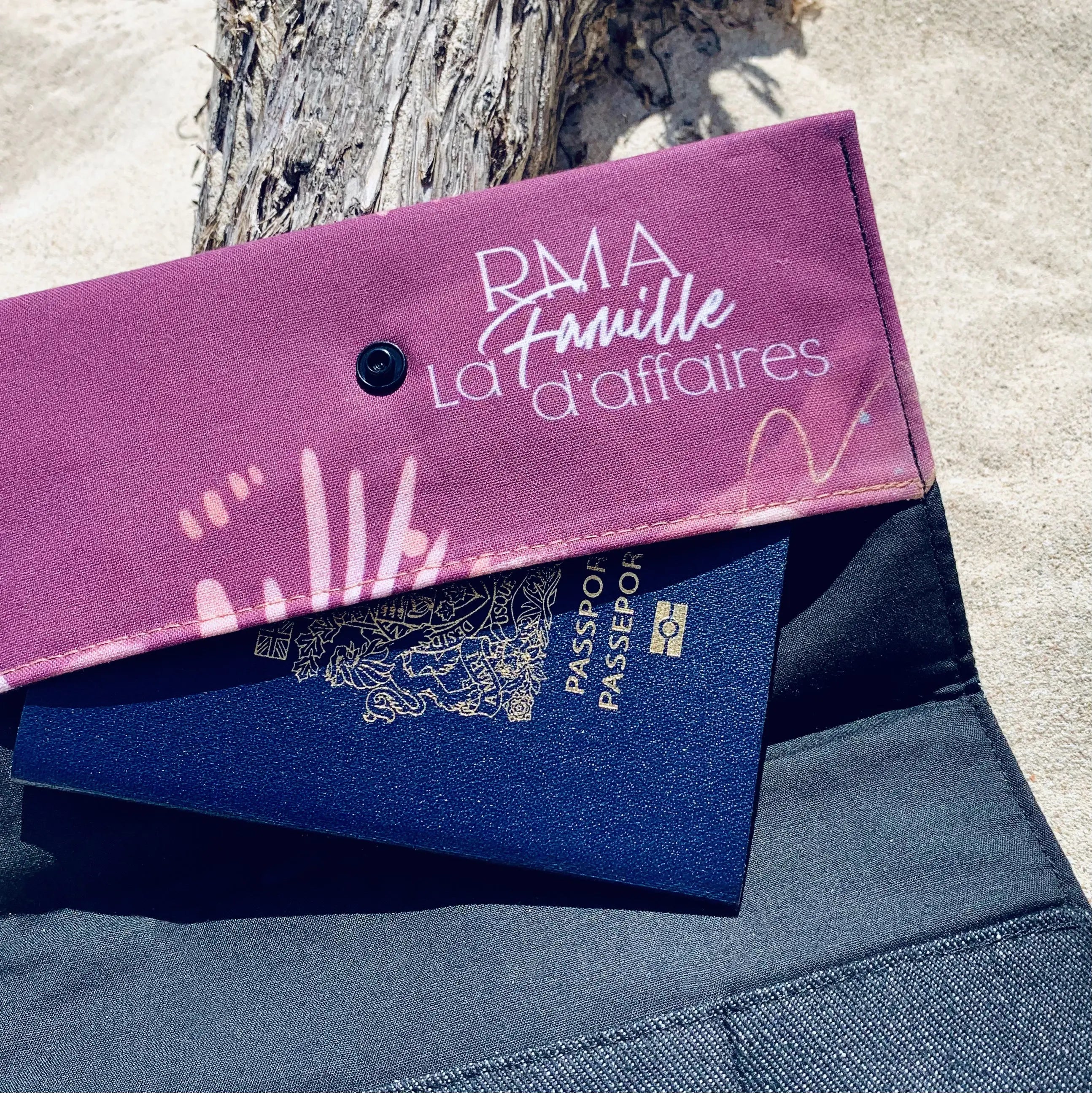 Protège passeport personnalisé Lolikö collabo RMA violet Lolikö