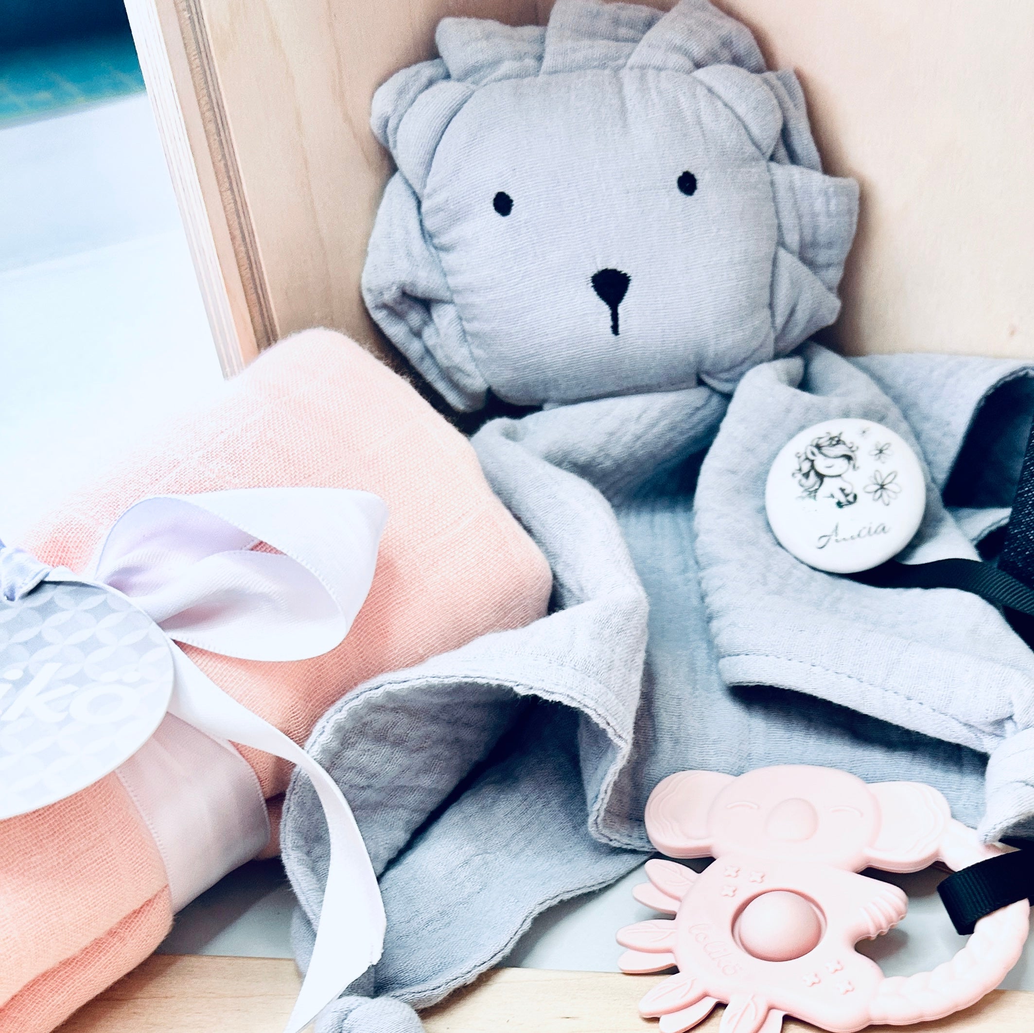 Boîte cadeaux naissance personnalisée fabriquée au Québec - 5 pièces