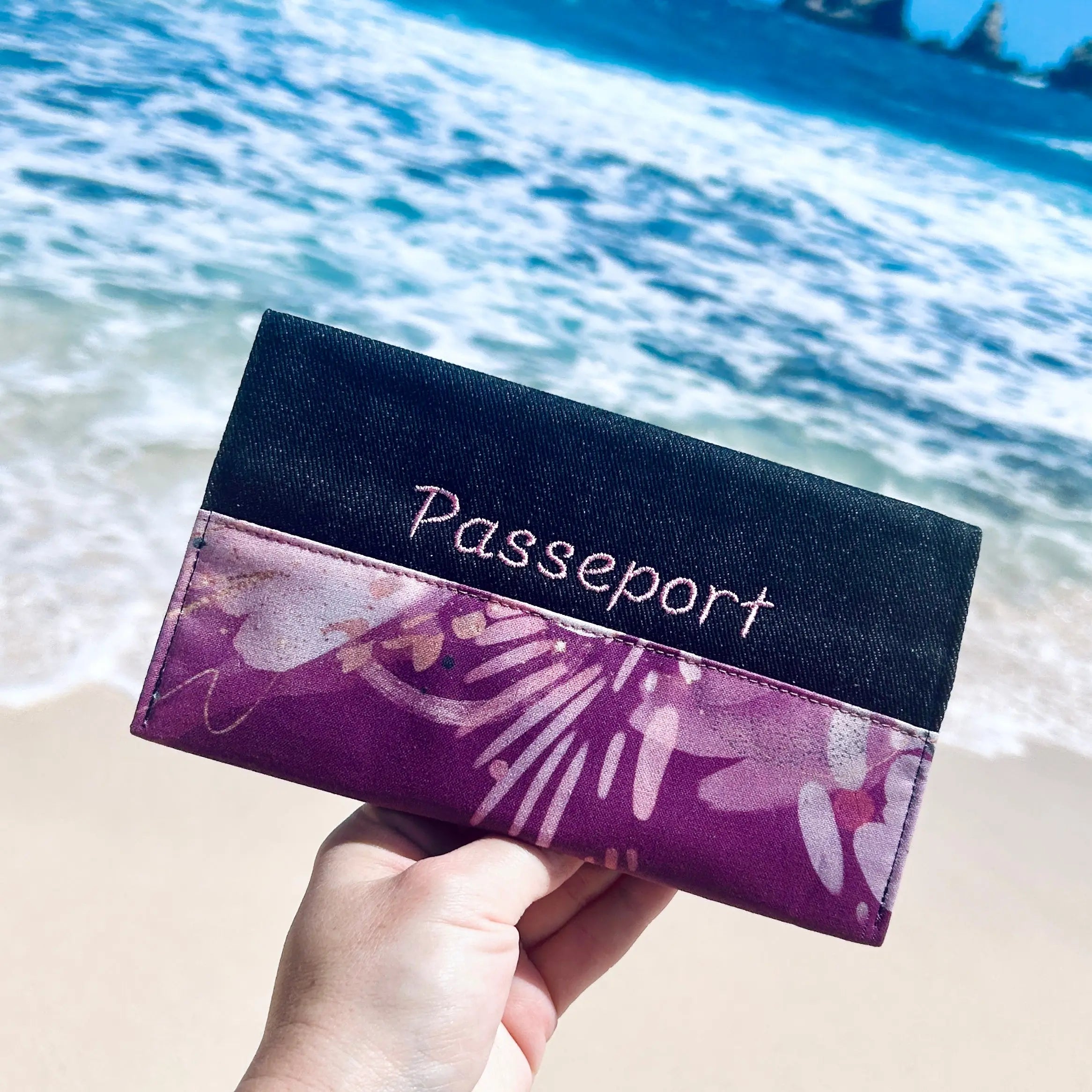 Protège passeport personnalisé Lolikö collabo RMA violet Lolikö