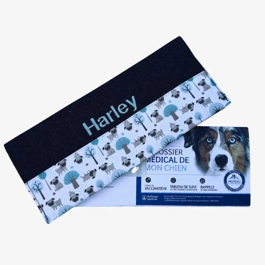 Protège carnet de vaccination Lolikö Pug Nelly et Cie inc.