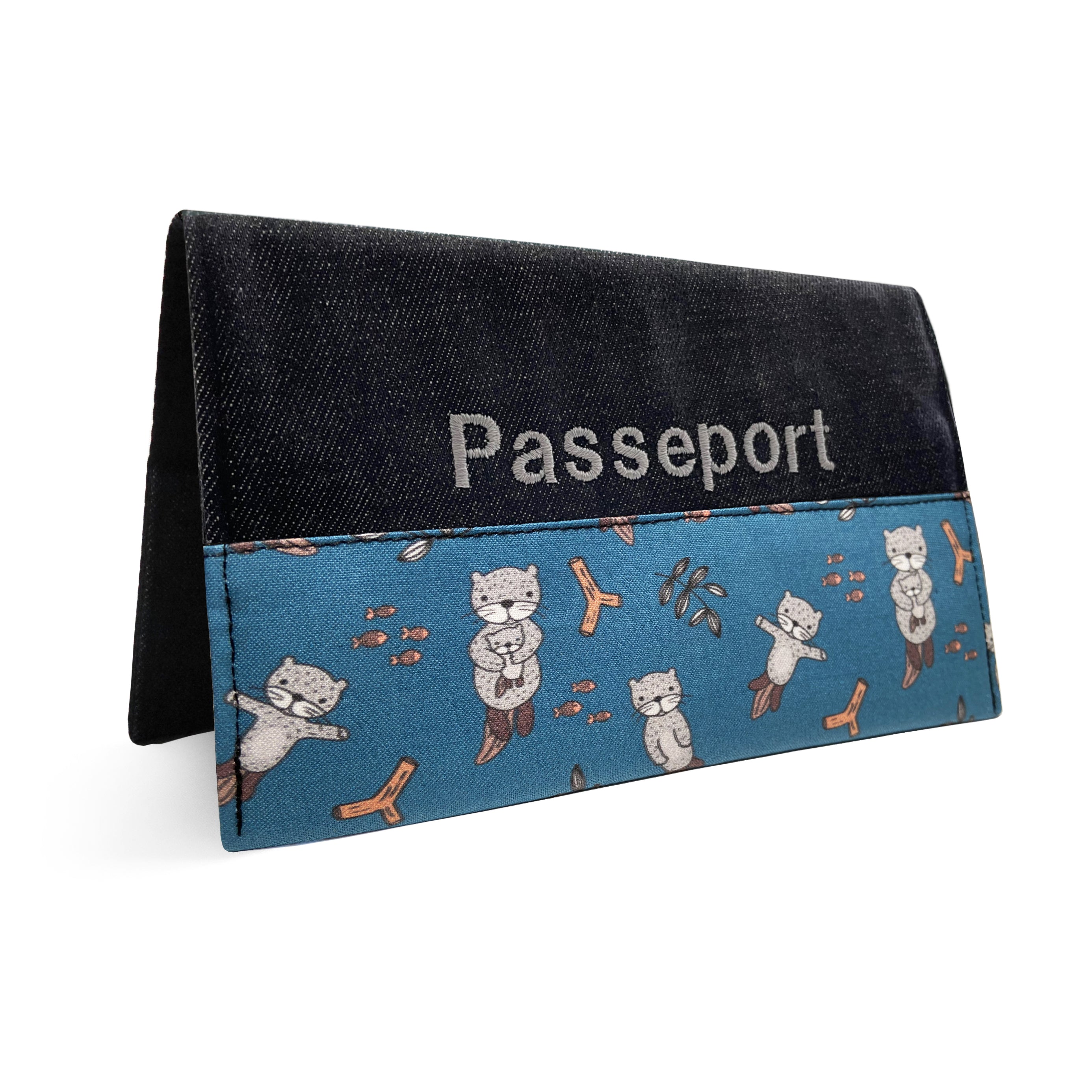 Protège passeport personnalisé Lolikö Loutre bleu