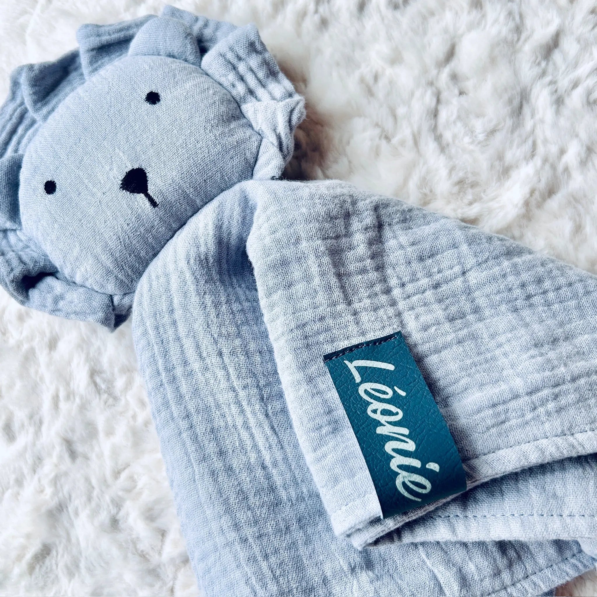 Doudou réconfort lion grise pour bébé personnalisée Lolikö