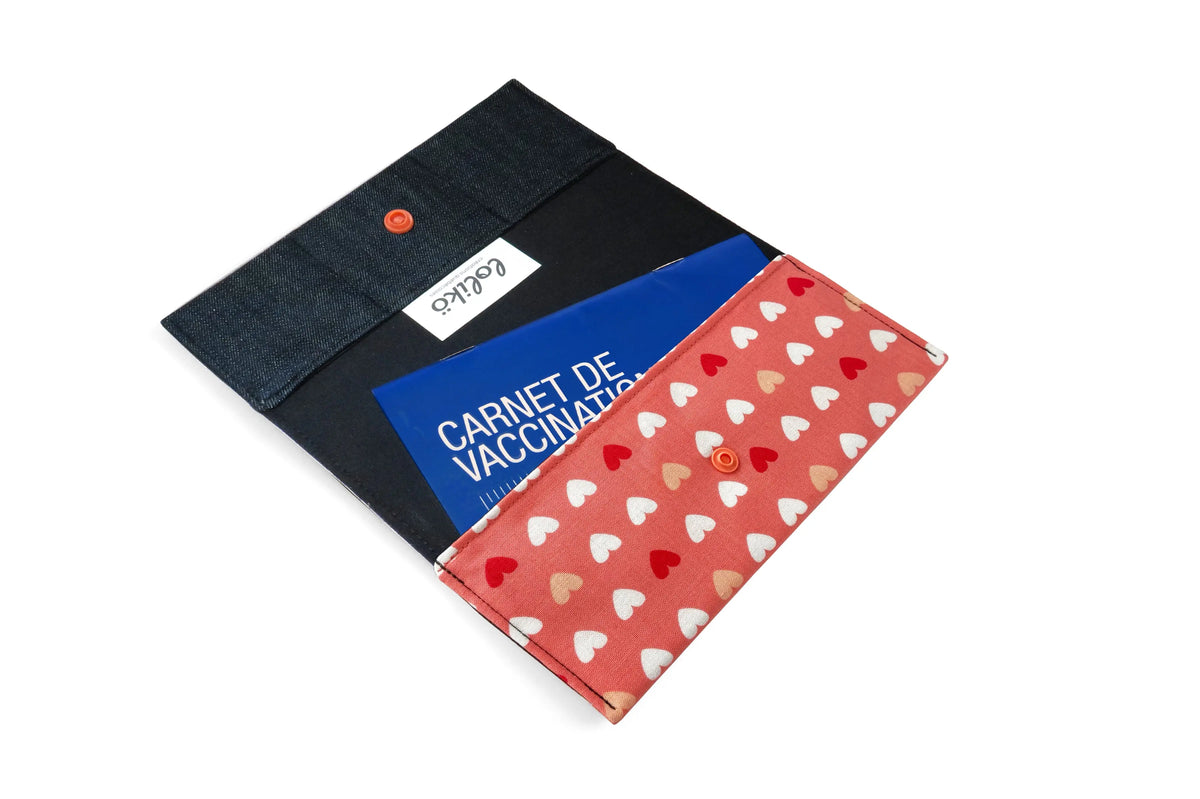 Protège carnet de santé personnalisé Lolikö Coeur corail Lolikö