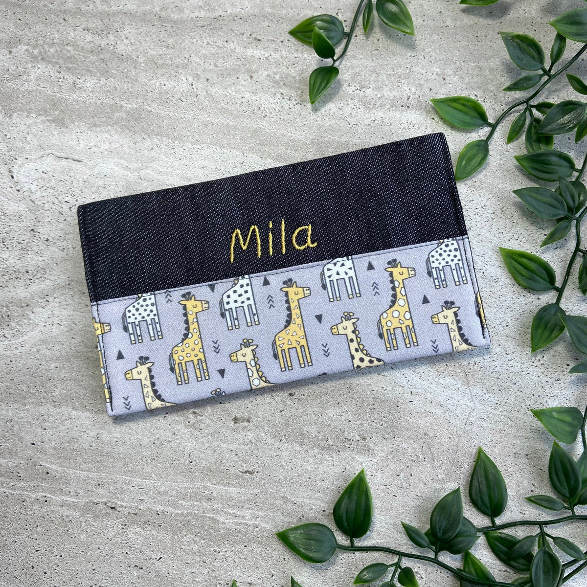 Protège carnet de santé personnalisé Lolikö Girafe jaune Lolikö