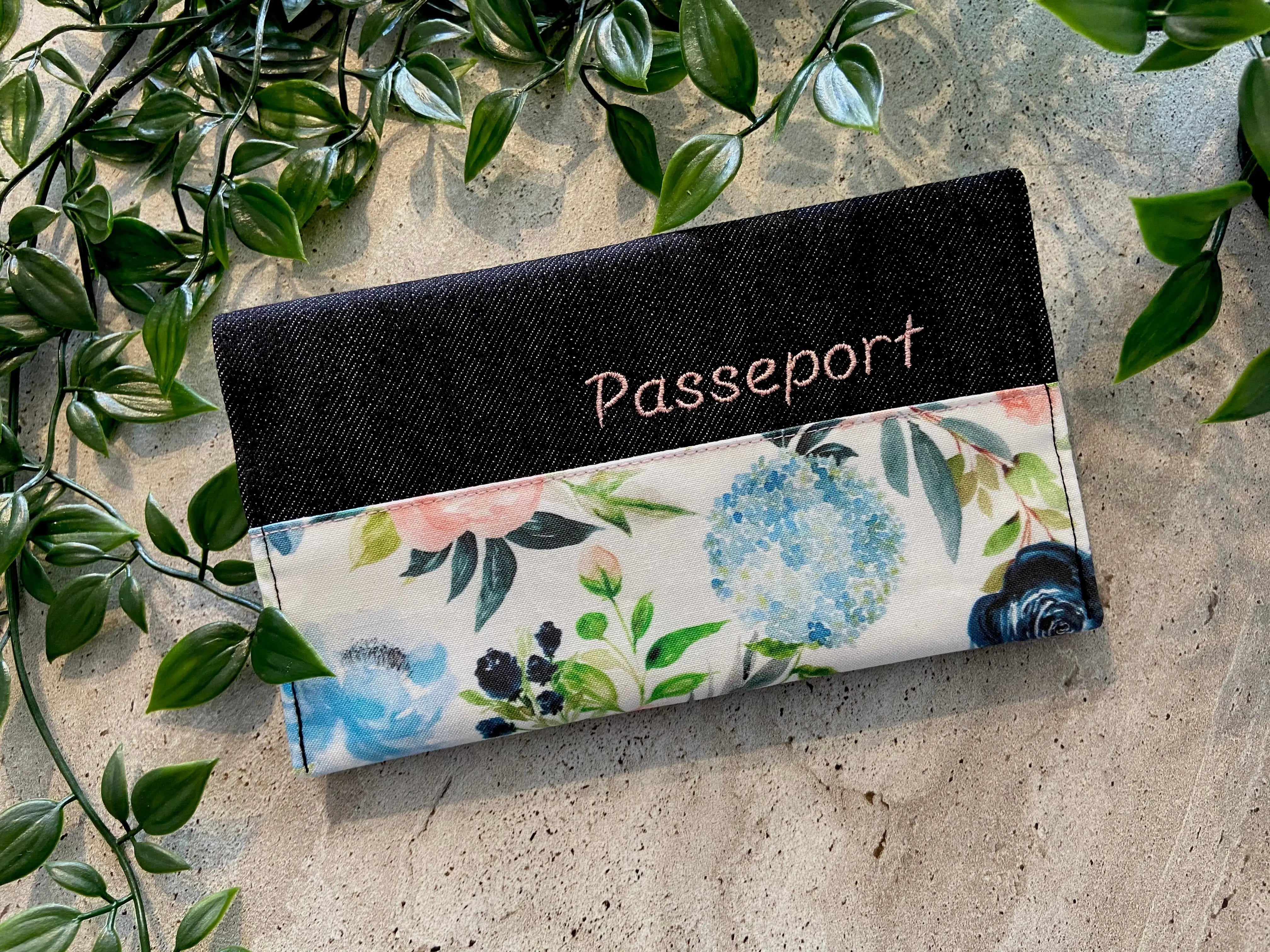 Protège carnet de santé personnalisé Lolikö Rose Lolikö