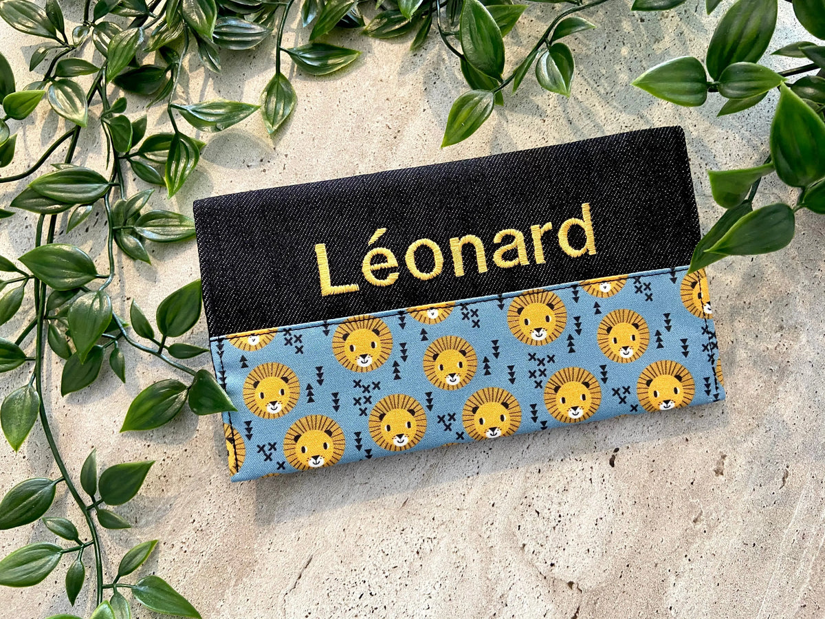 Protège carnet de santé personnalisé Lolikö Lion Lolikö