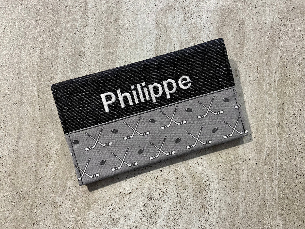 Protège carnet brodé PHILIPPE tel quel
