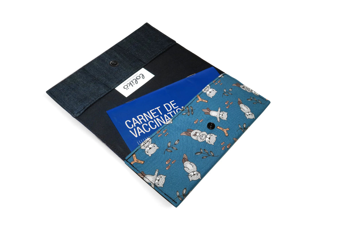 Protège carnet de santé personnalisé Lolikö Loutre sarcelle Lolikö