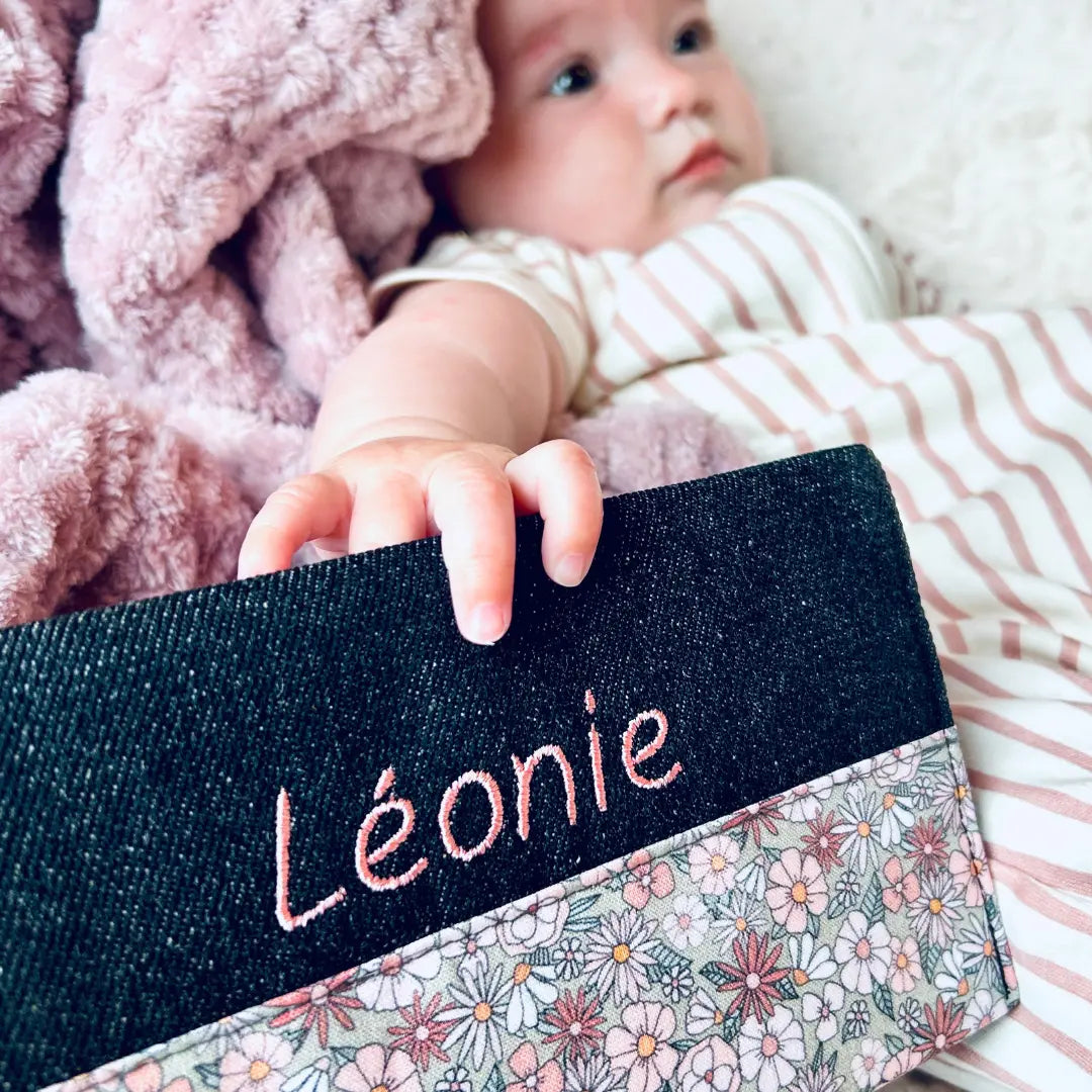 Le protège-carnet de santé Lolikö : notre meilleur vendeur depuis 11 ans
