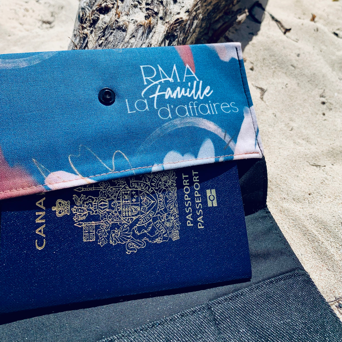 Protège passeport Lolikö collabo RMA bleu