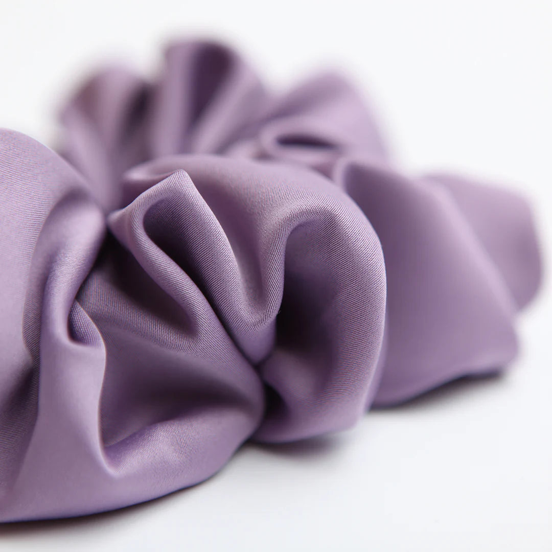 Lilac satin scrunchie pic &amp; clip