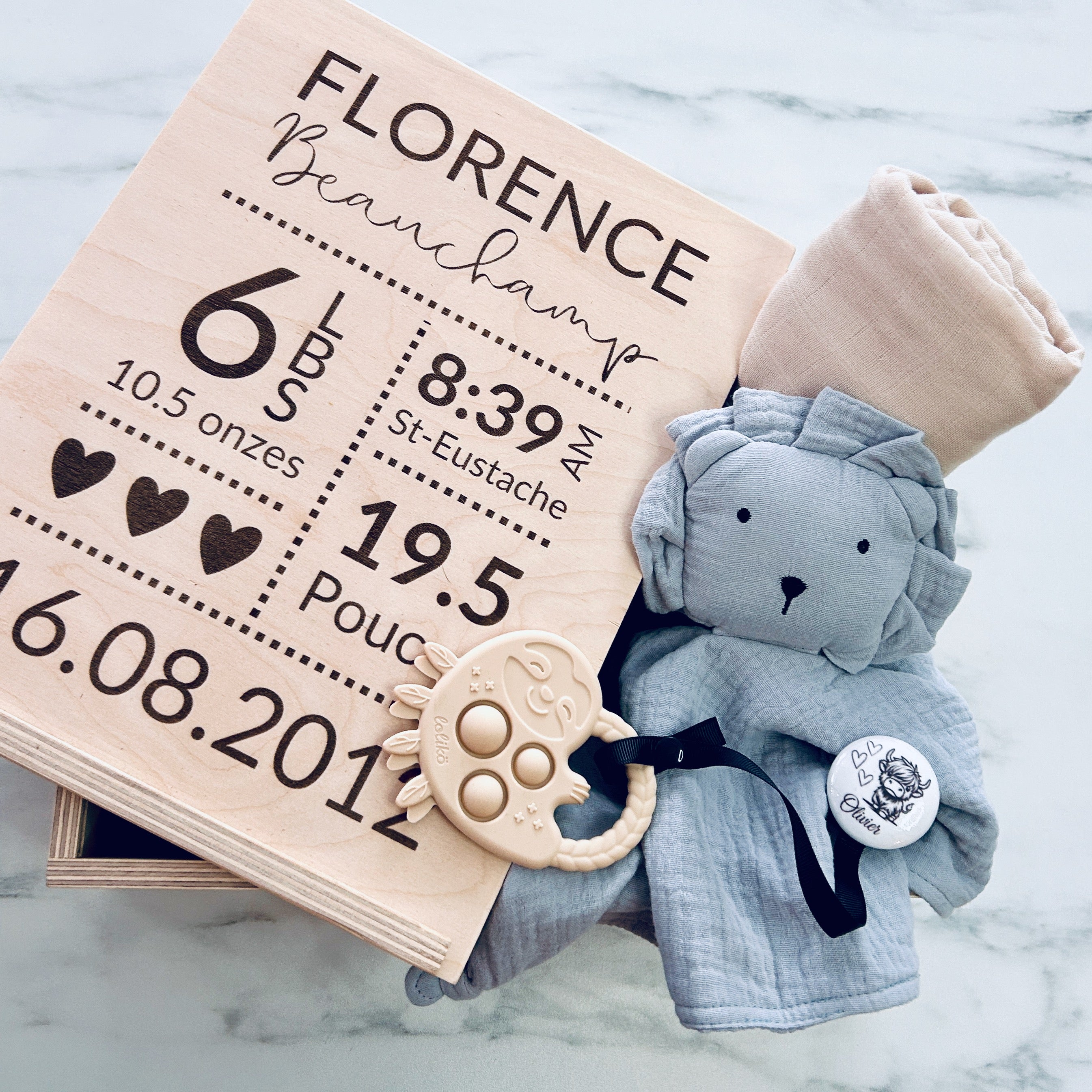boite cadeau naissance en bois personnalisée fabriquées à la main au Québec