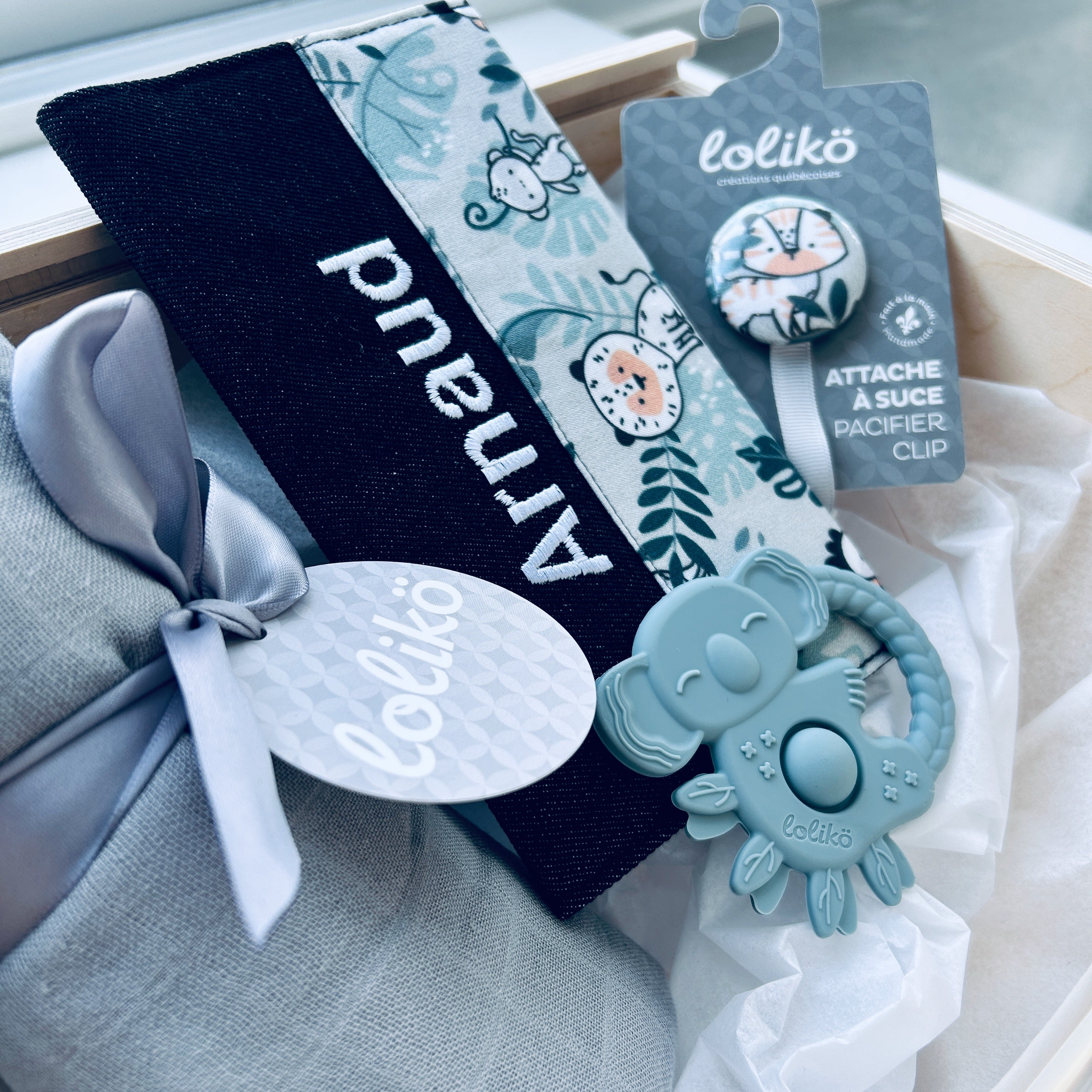 boite cadeau naissance en bois personnalisée fabriquées à la main au Québec